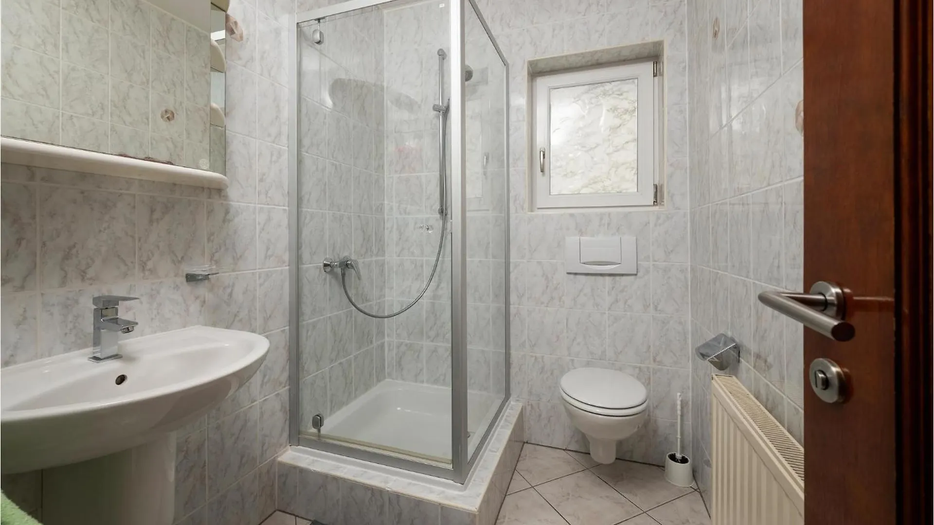 3 Bedroom Amazing Apartment In Pjescana Uvala
