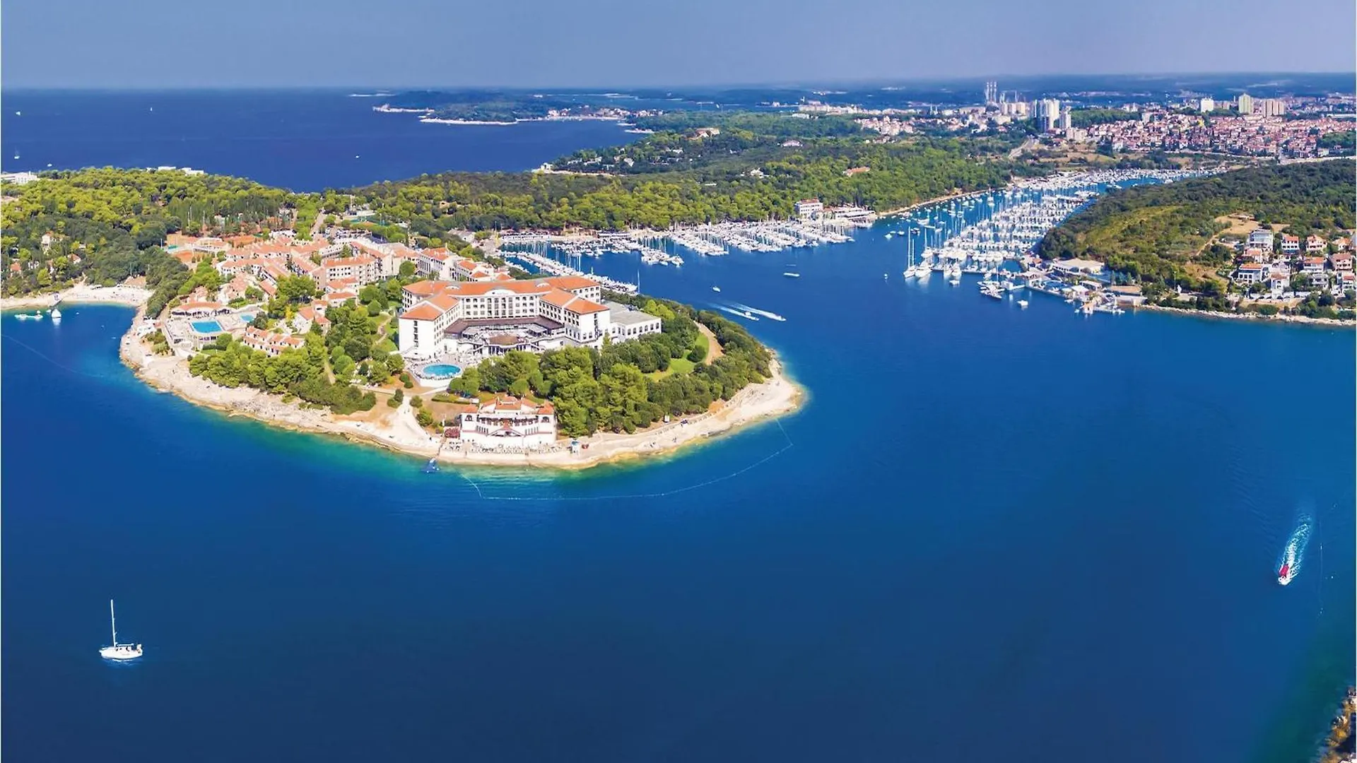 3 Bedroom Amazing Apartment In Pjescana Uvala