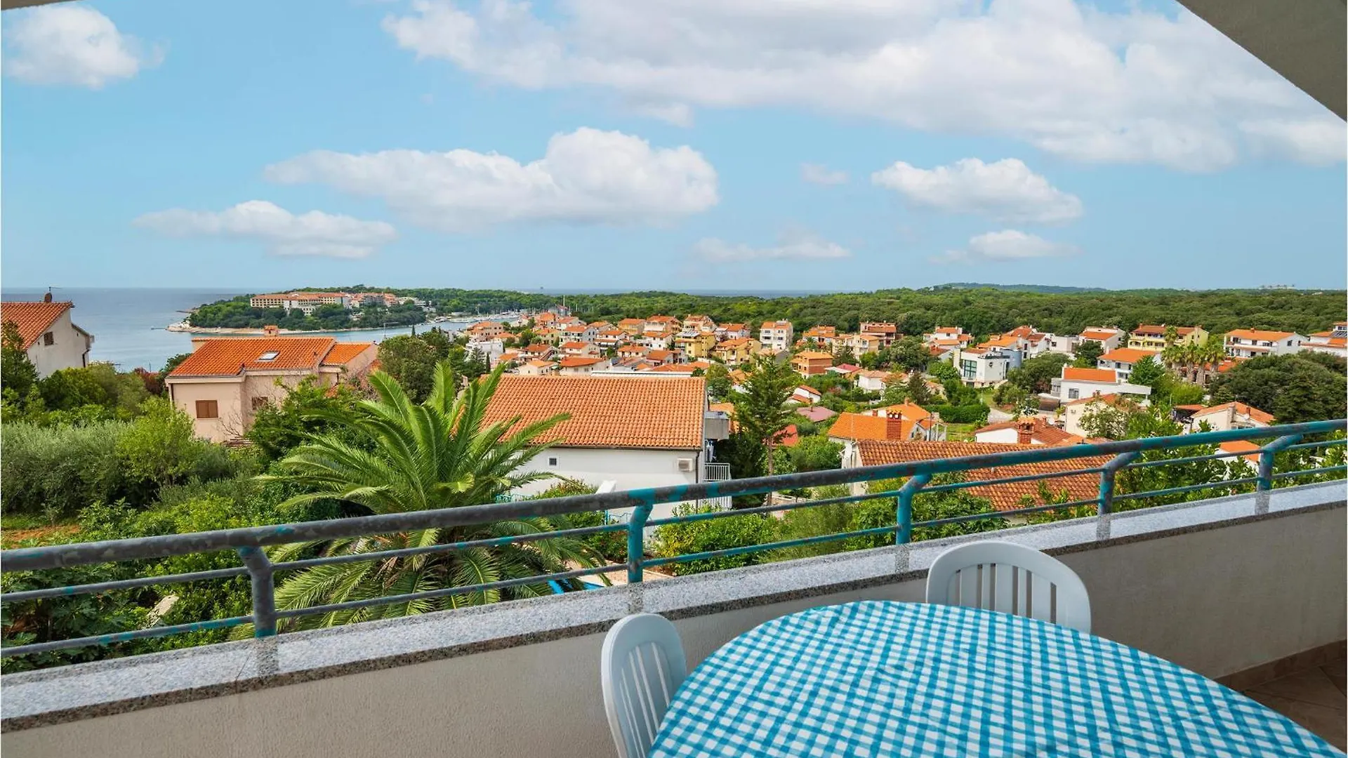 3 Bedroom Amazing Apartment In Pjescana Uvala