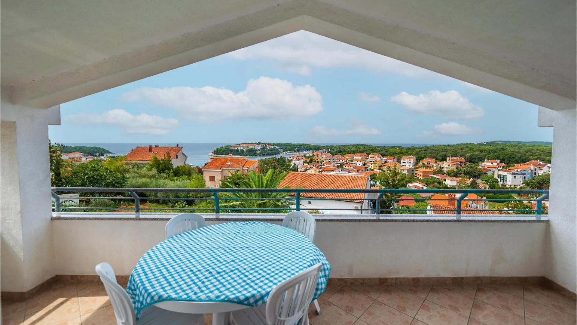 3 Bedroom Amazing Apartment In Pjescana Uvala