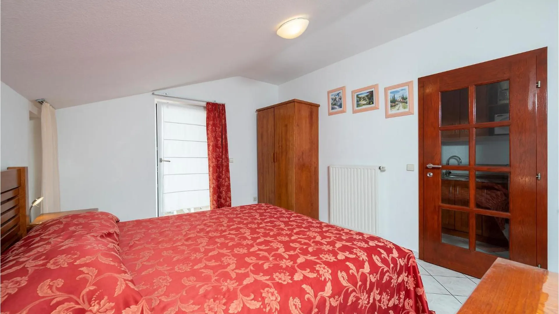 3 Bedroom Amazing Apartment In Pjescana Uvala 0*,