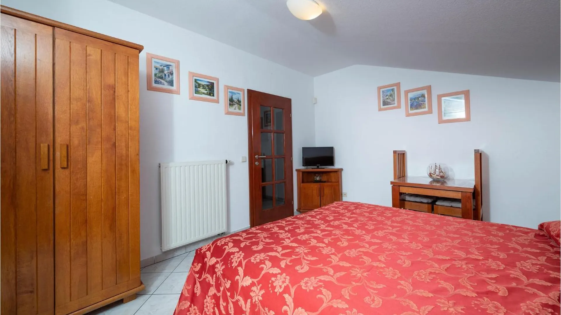3 Bedroom Amazing Apartment In Pjescana Uvala