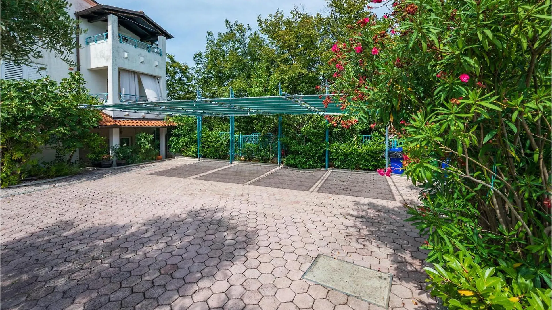3 Bedroom Amazing Apartment In Pjescana Uvala